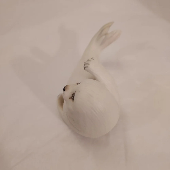 Vintage 1987 The Franklin Mint Snow Pup by Rosalyn A. Carini Baby Seal Figurine - Picture 2 of 6